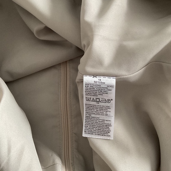 Banana Republic Sleeveless Peplum Top - Picture 5 of 5